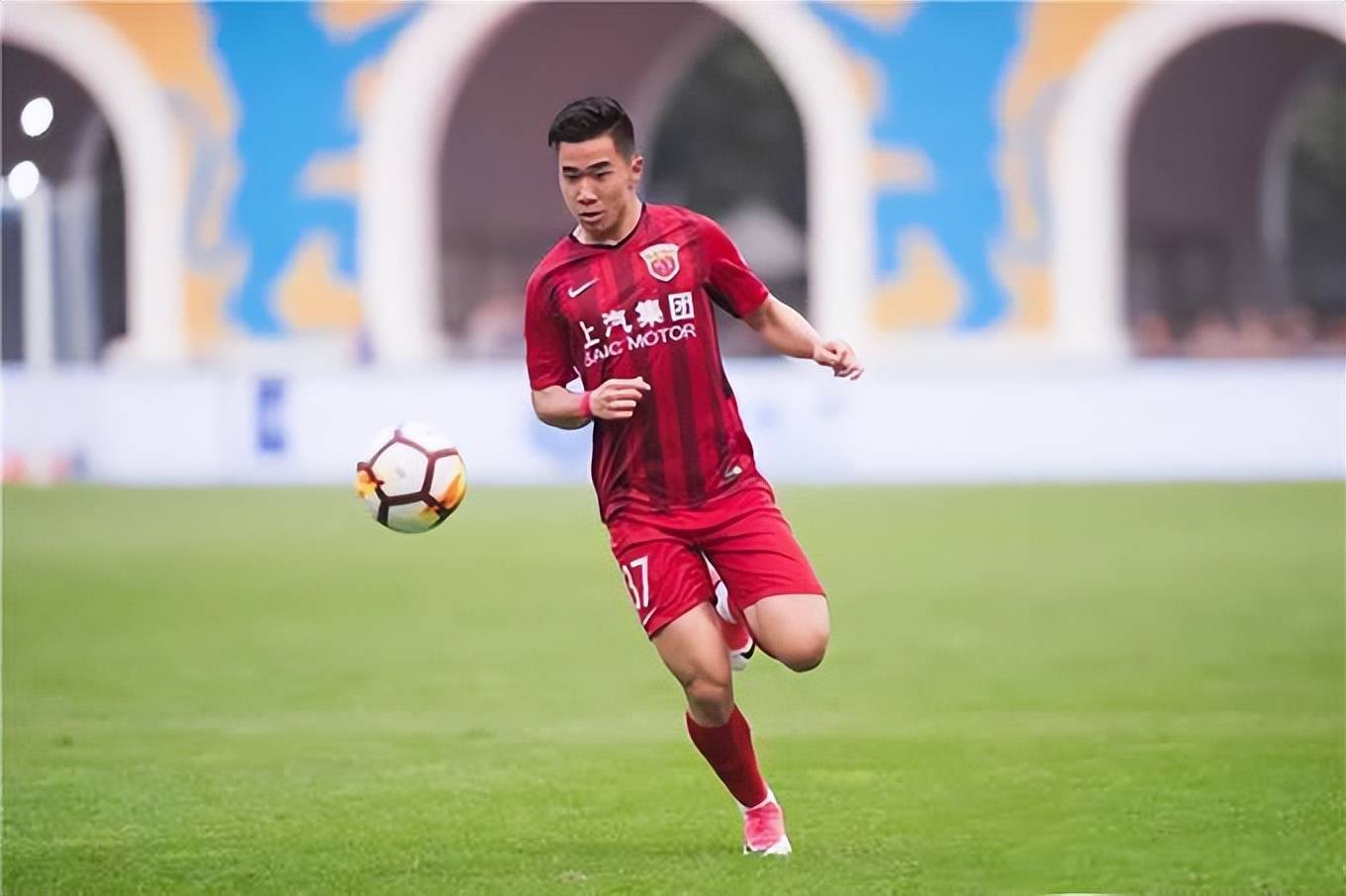 BB app-纳达尔在法国队比赛中出色防守，出色发挥引发热议！引发球迷热议-BB app