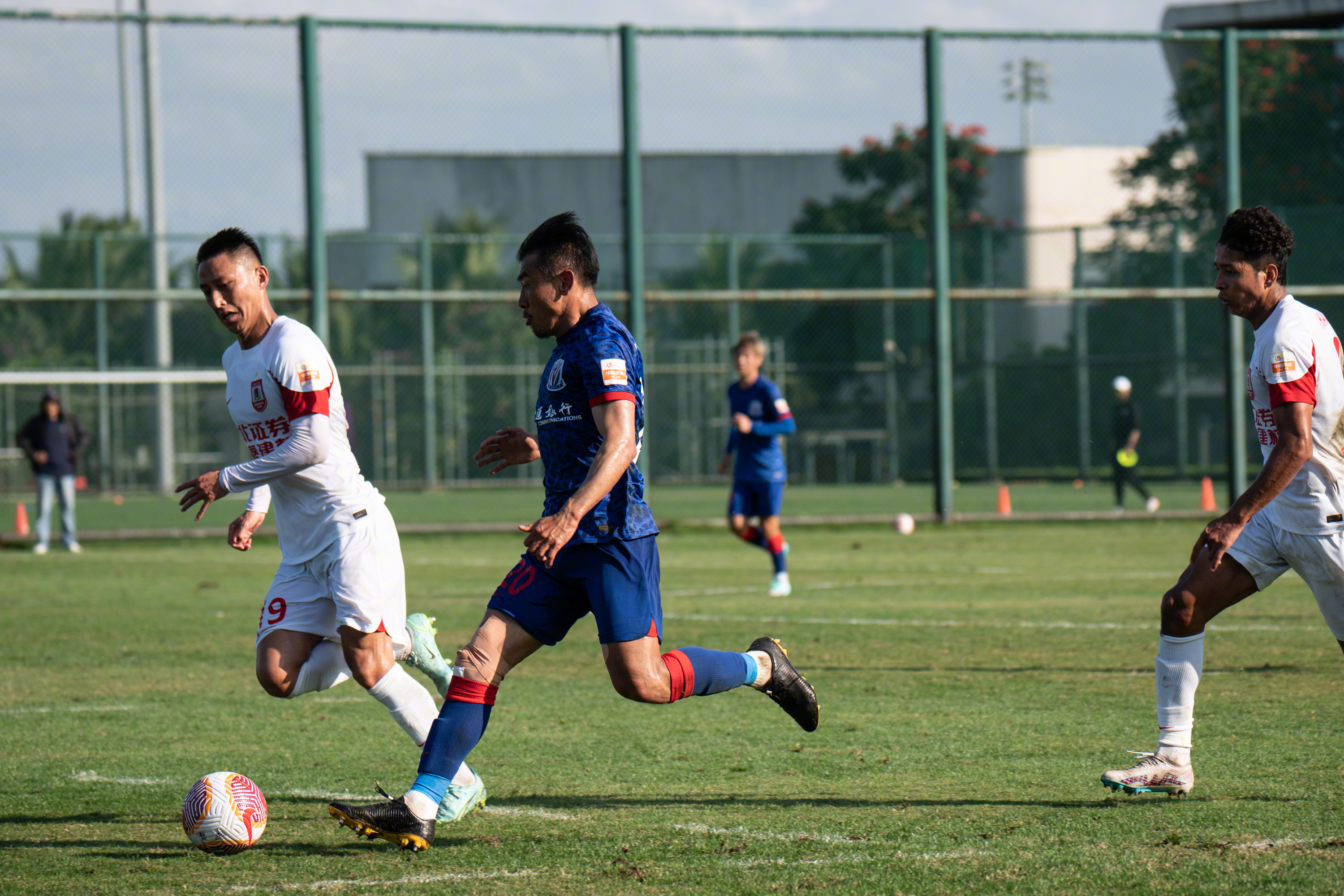 BB-关于马赛训练开放日，赛后绝杀压哨引欢呼，西甲在即，训练强度明显提升的信息-BB